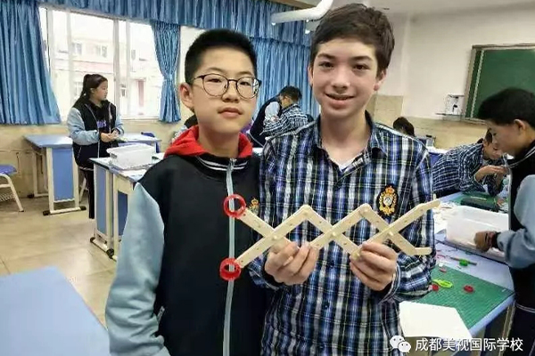 創新丨多元課程構建學生成長中心，讓教育發生在最佳環節！