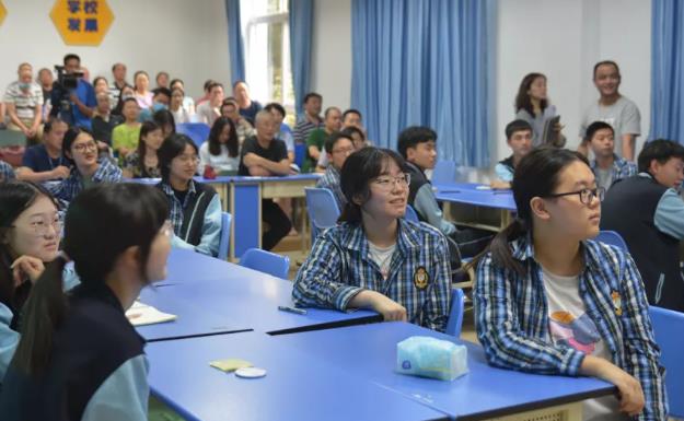 一天一個小驚喜！美視師一學?！澳摪唷保瑢W習是小case，學生是成績的大boss