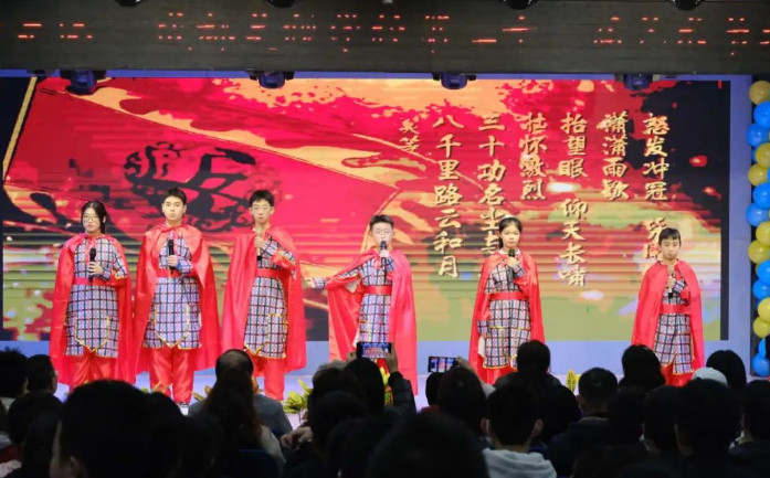  吟誦經(jīng)典 傳承文化——中學(xué)部第二十一屆藝術(shù)節(jié)之詩歌朗誦比賽圓滿落幕啦 