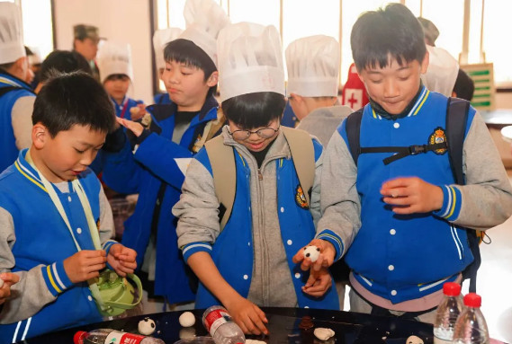 載一籃春光,撒滿路歡笑——中國部·小學春季研學之旅