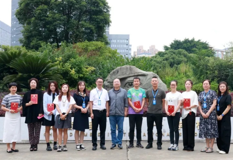 家校攜手,共筑成長!成都美視師一學(xué)校舉行校級家委會成立儀式